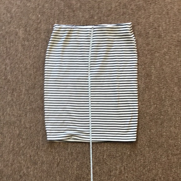 ♥️ SO Pencil Skirt 💋 - Picture 7 of 8